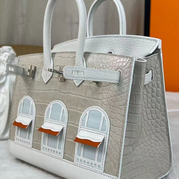 Classic Hermes Bag: A Stylish and Versatile Choice for Elegance - Picture 7 of 7